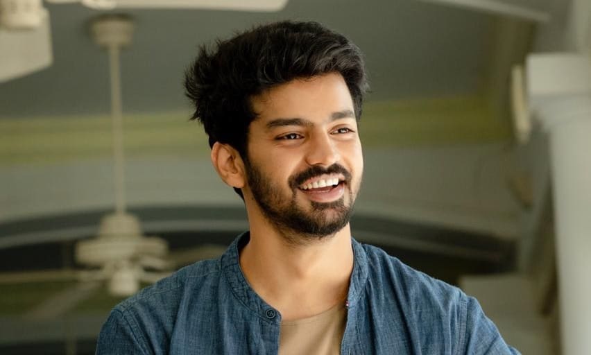 Cool and casual look of Actor Mahat Raghavendra | Tamilstar