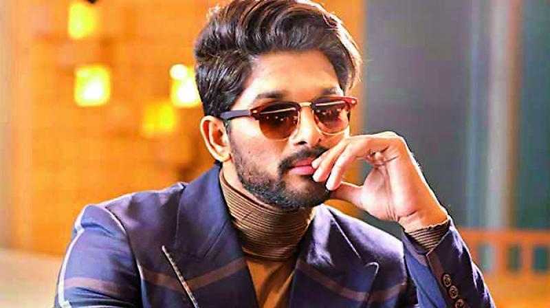 Allu Arjun gives a pleasant surprise to the Pushpa crew