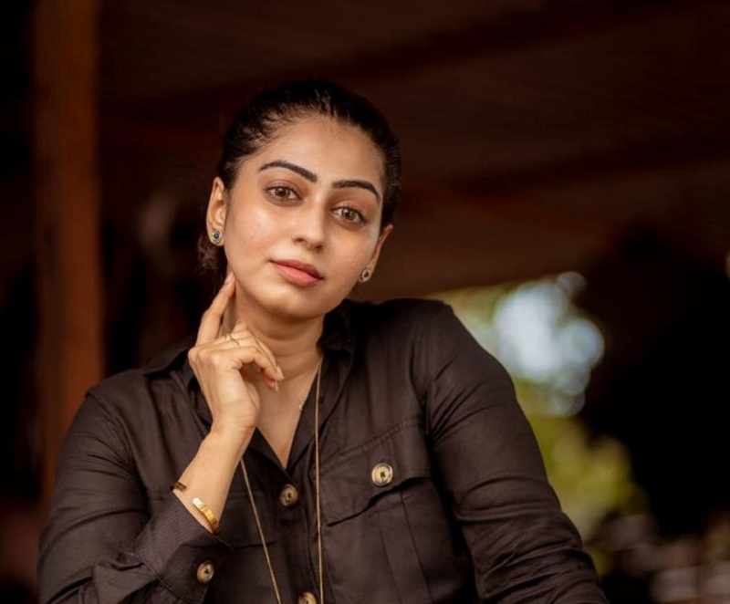 Actress Kuhasini Latest Photos