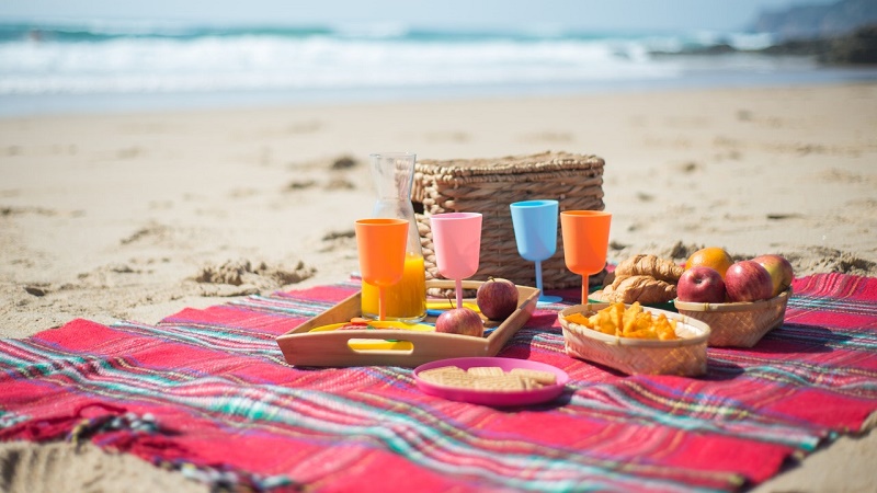 Five Foods You Shouldn't Eat at the Beach