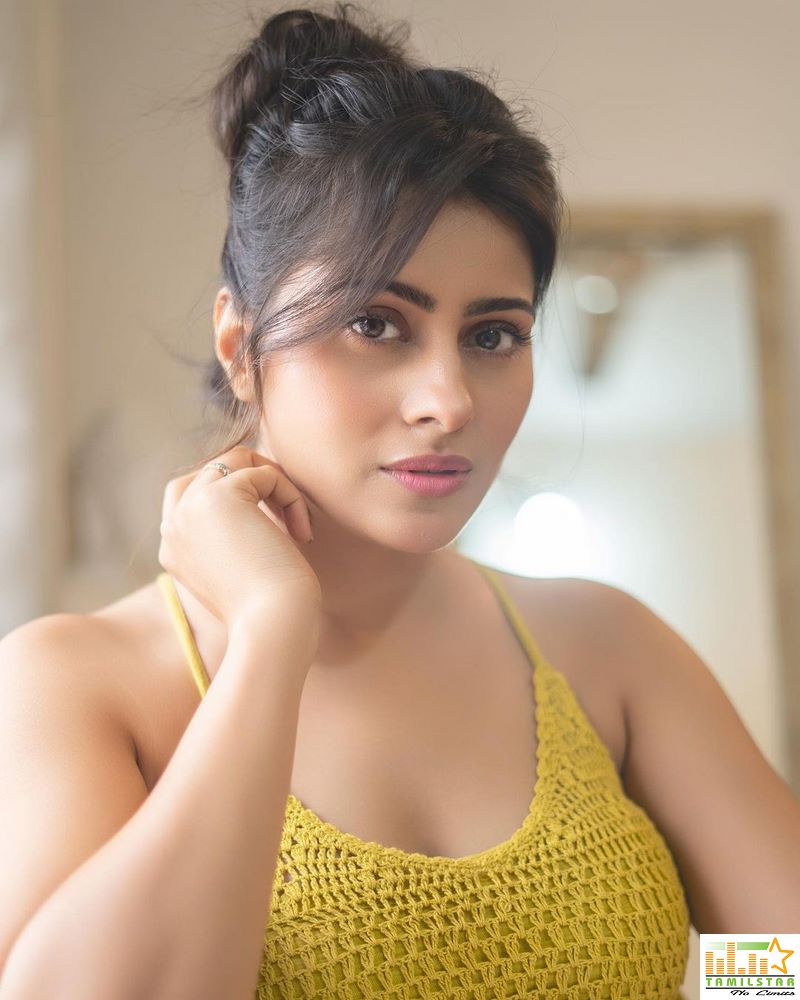 Actress AparnaDixit Latest Photos