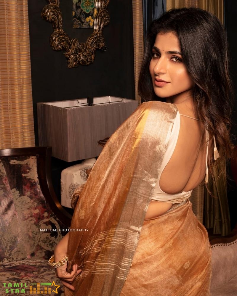 Actress Iswarya Menon Latest Photo Shoot (1)