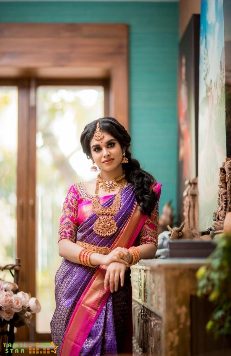 Actress Meenakshi Govindarajan Stills (14)