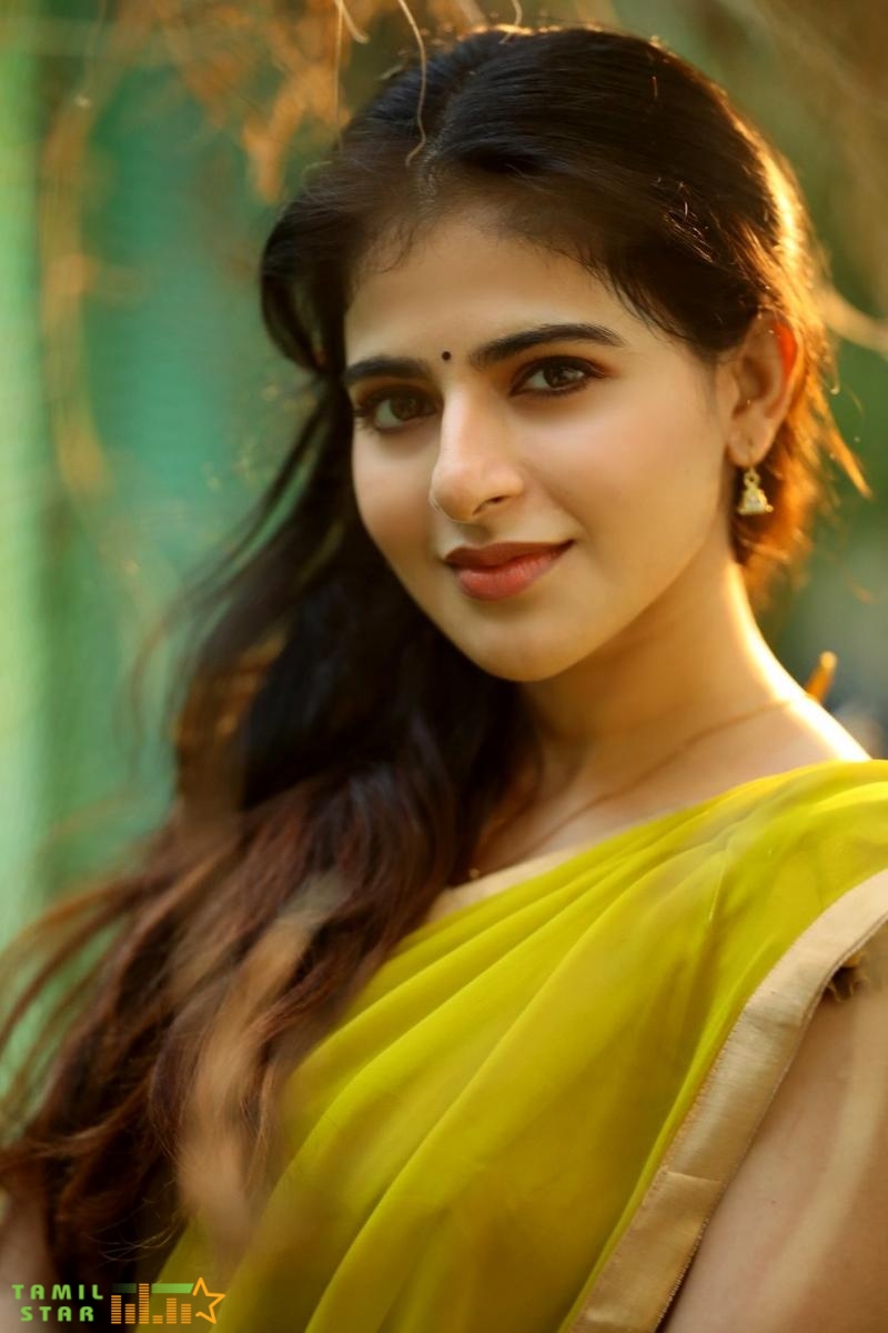 Gorgeous Iswarya Menon (3)