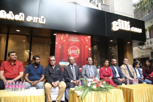 Actress Aishwarya Rajesh Launches Gilli Chai India’s First Retro Fit Electric Auto Rickshaw (10)