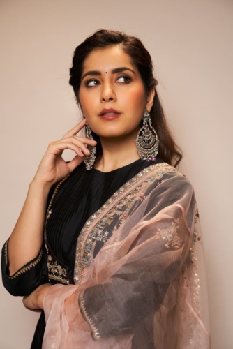 Actress Rashi Khanna Photos (4)